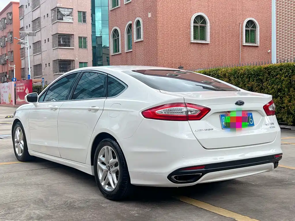 Ford Mondeo 2015 — фото 6