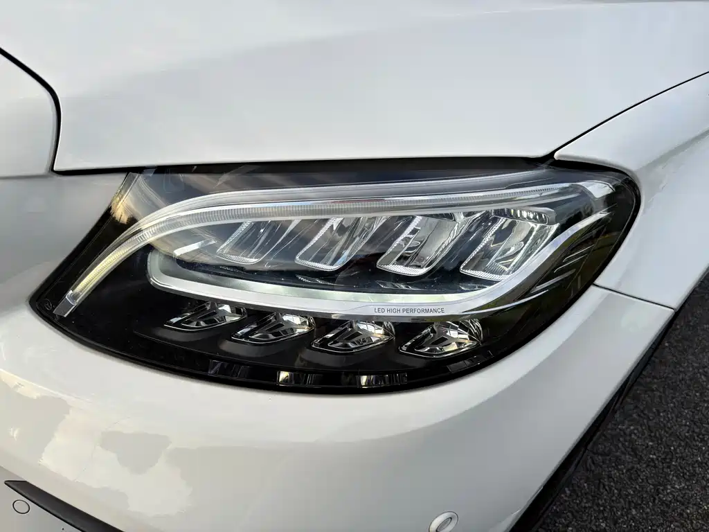 Mercedes-Benz C-Class 2020