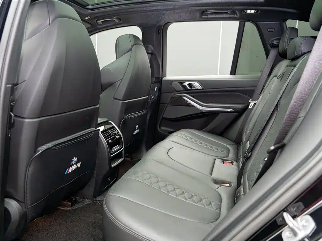 BMW X5 M 2022 — фото 13