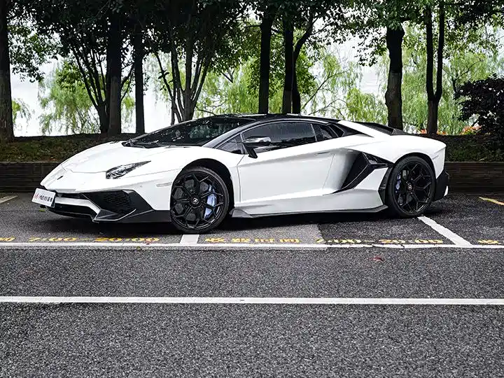 Lamborghini Aventador 2014 — фото 1