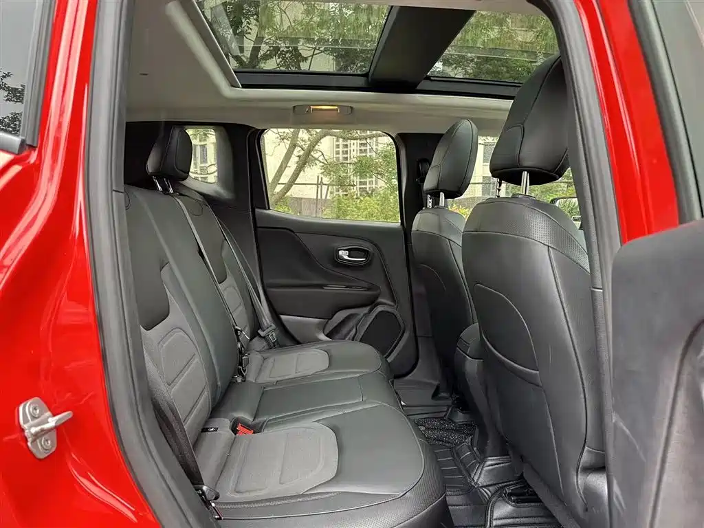 Jeep Renegade 2020 — фото 17