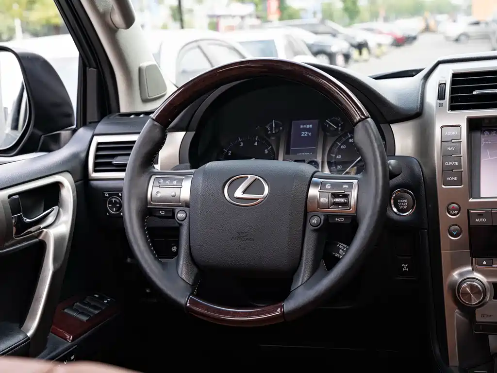 Lexus GX 2014 — фото 15