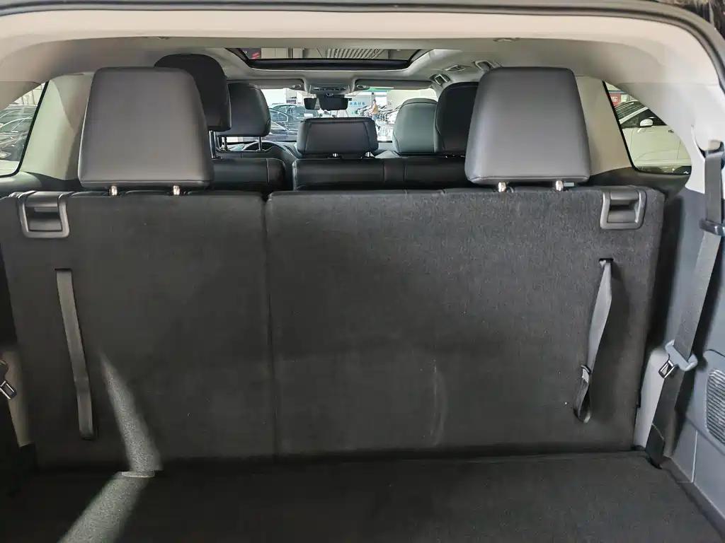 Toyota Highlander 2023 — фото 12