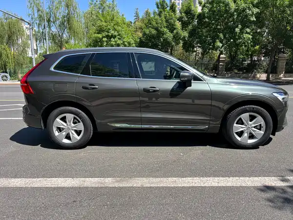 Volvo XC60 2022