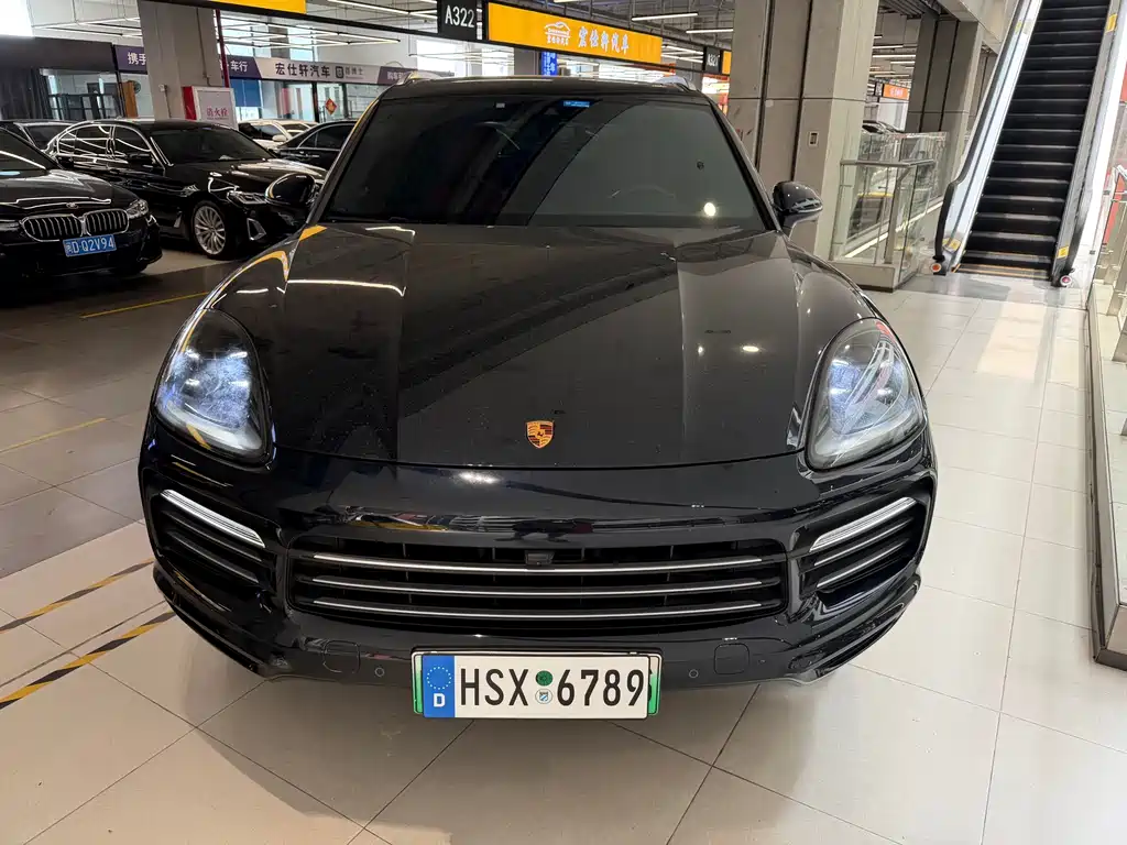 Porsche Cayenne Hybrid 2022 — фото 2
