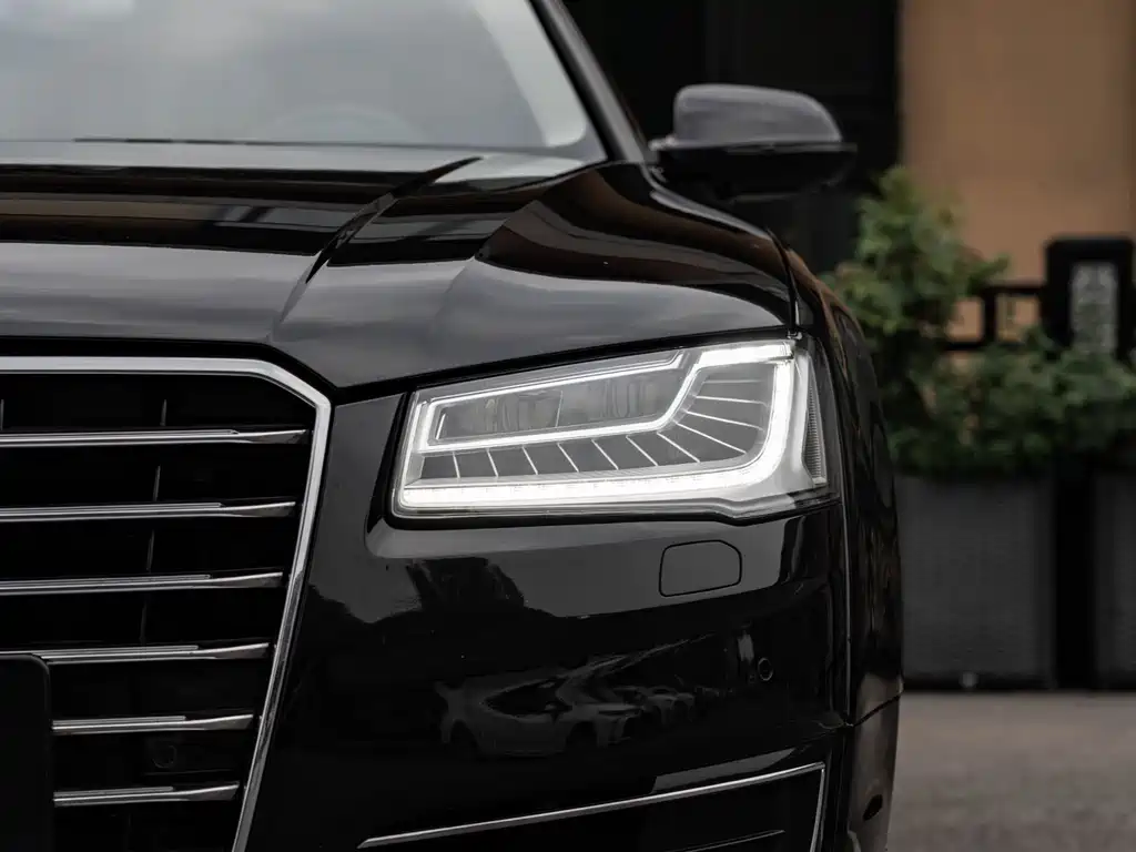 Audi A8 2014 — фото 4