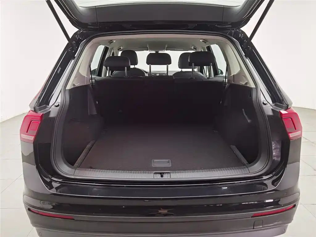 Volkswagen Tiguan L 2020 — фото 16