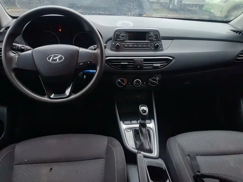 Hyundai Elantra 2020 — фото 10