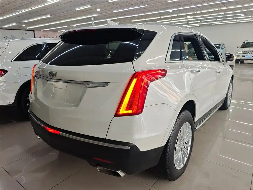 Cadillac XT5 2017 — фото 7