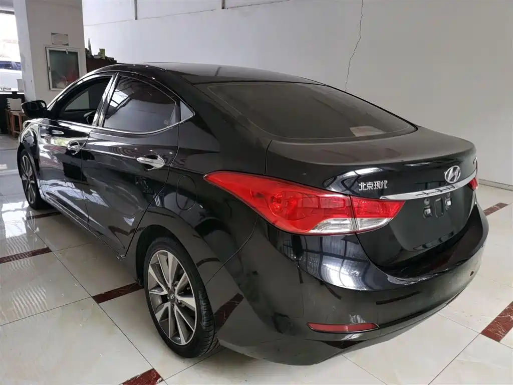 Hyundai Elantra Langdong 2015 — фото 23