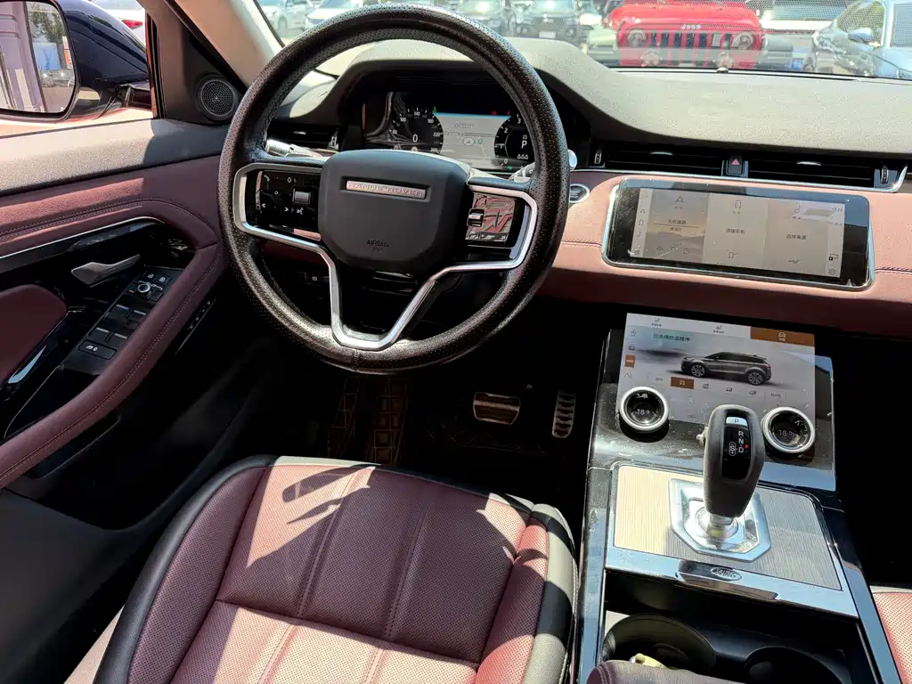 Land Rover Evoque 2023 — фото 12