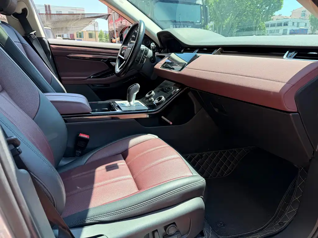 Land Rover Evoque 2023 — фото 14