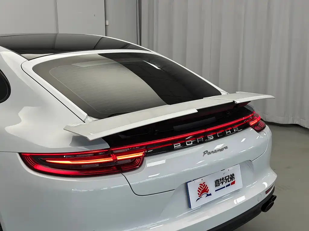 Porsche Panamera 2018 — фото 18