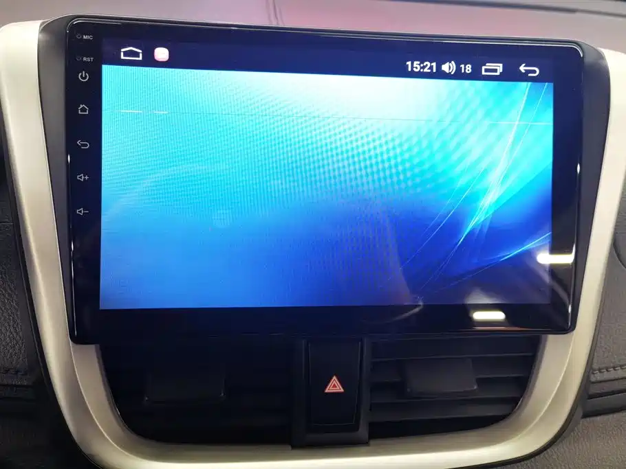 Toyota Yaris L 2020 — фото 13