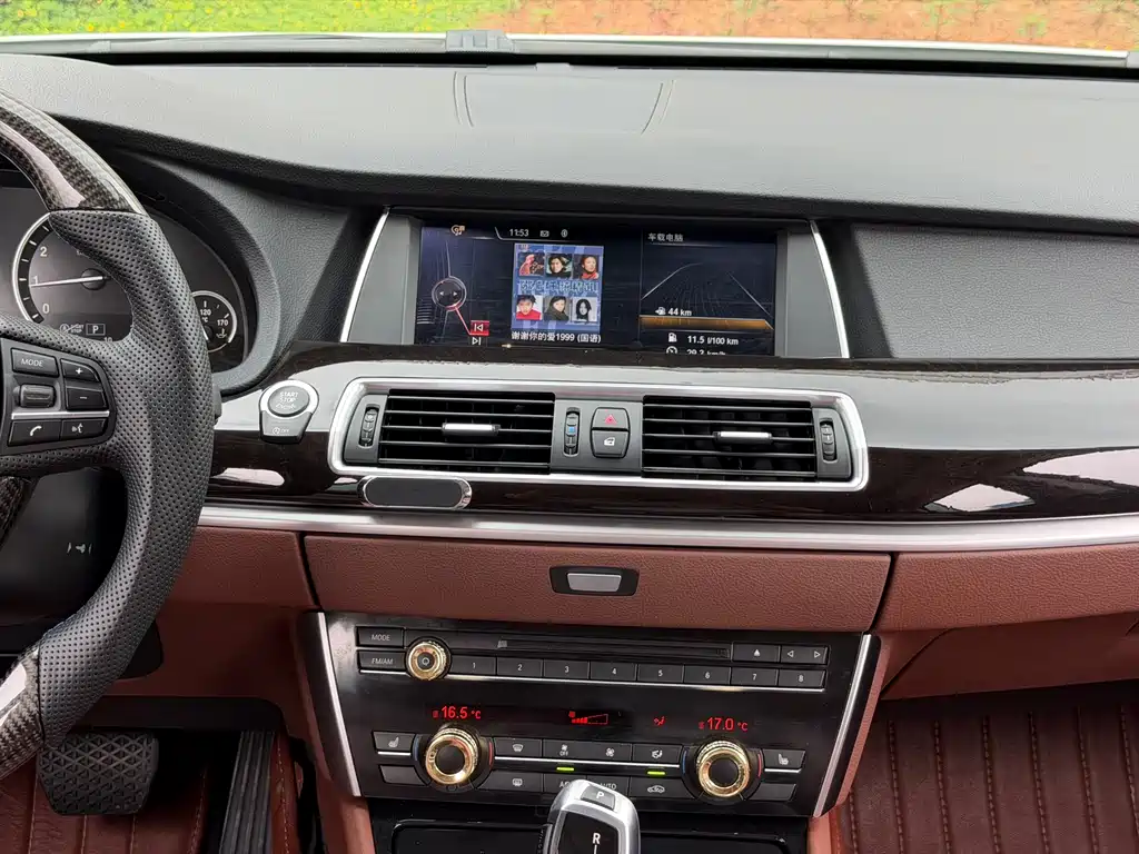 BMW 5 Series GT 2016 — фото 12