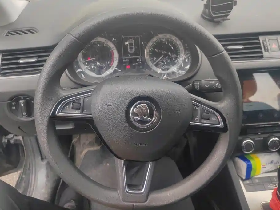 Skoda Octavia 2023 — фото 15