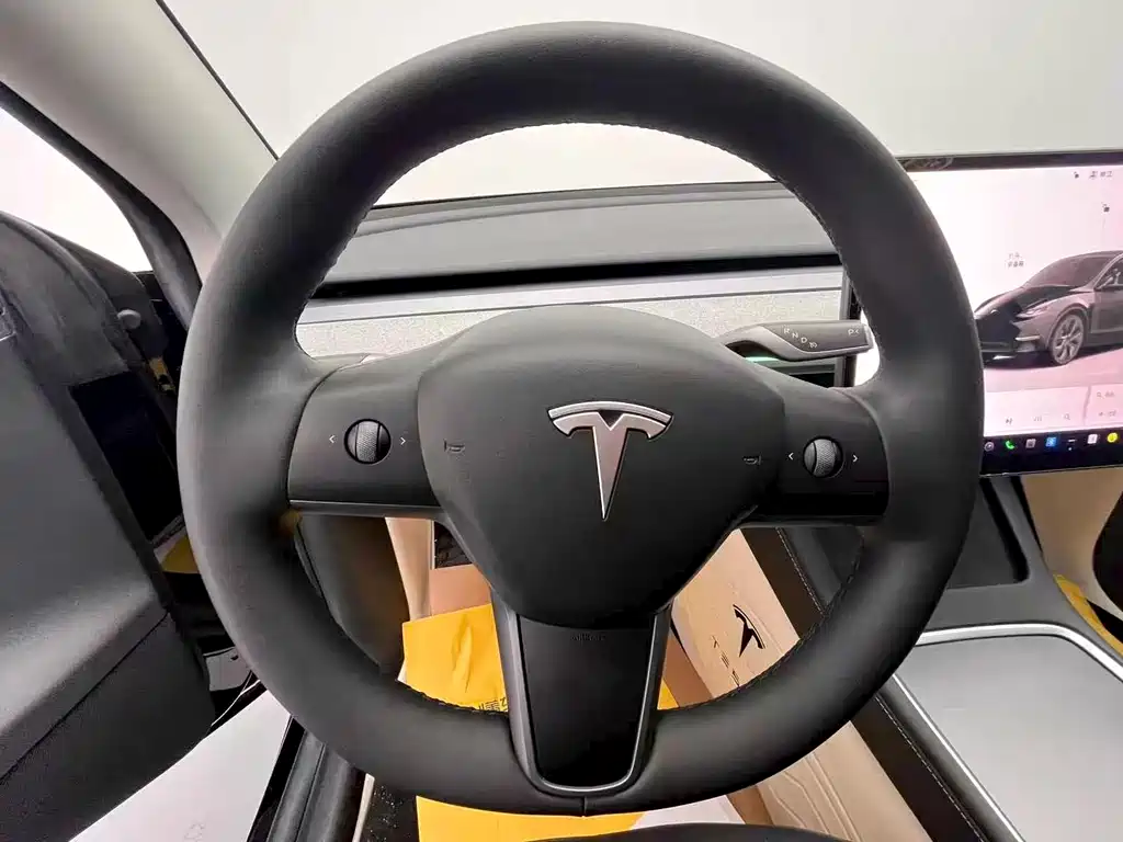 Tesla Model Y 2023 — фото 8