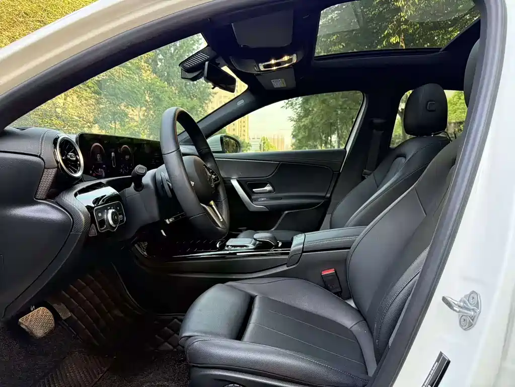 Mercedes-Benz A-Class 2020 — фото 4