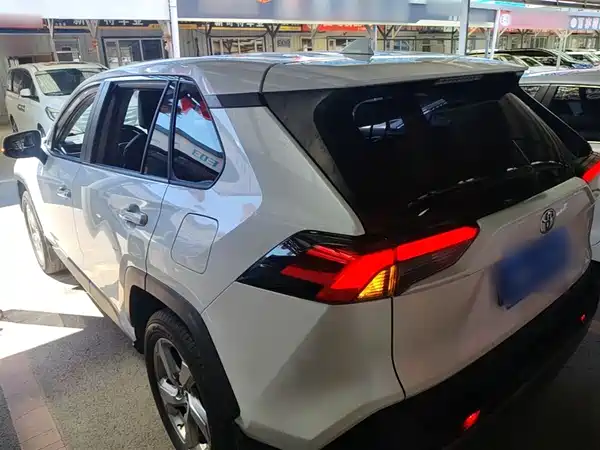 Toyota RAV4 2021