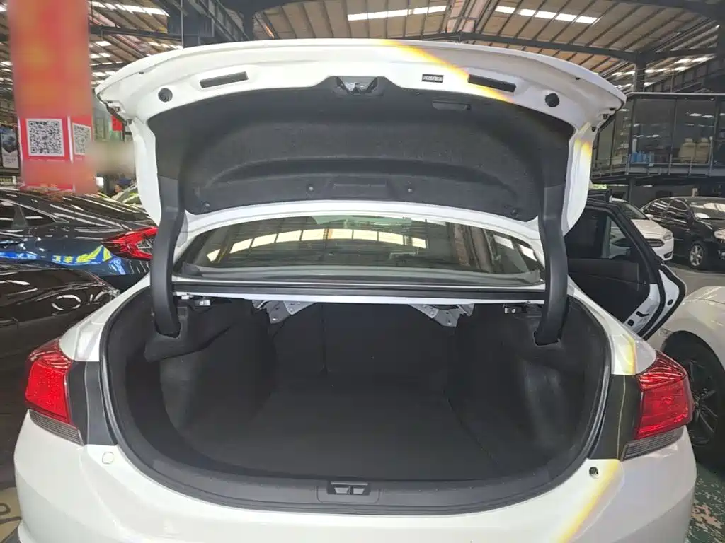 Honda Spirior 2015 — фото 19