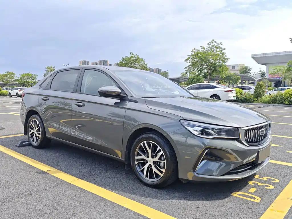 Geely Emgrand 2024
