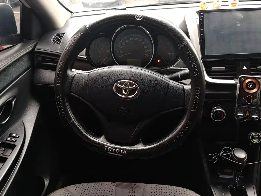 Toyota Yaris L 2018 — фото 15