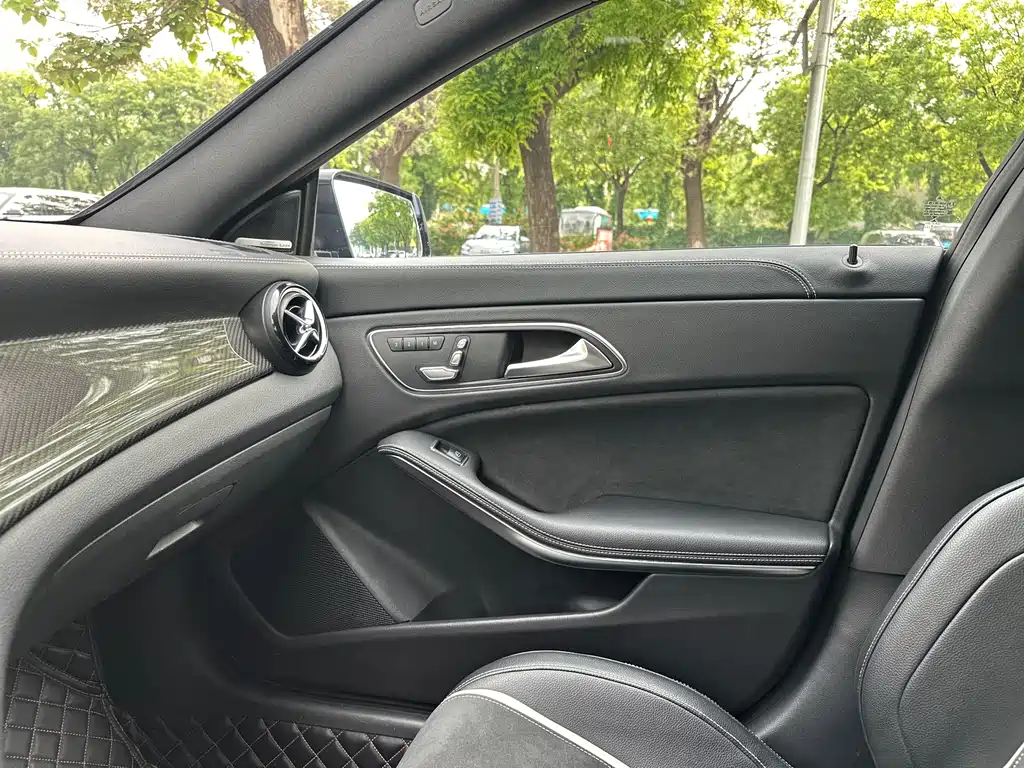 Mercedes-Benz CLA AMG 2019 — фото 29