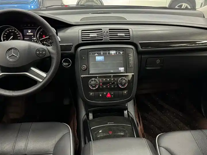 Mercedes-Benz R-Class 2015 — фото 8