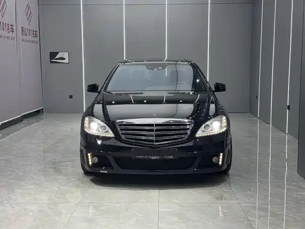 Mercedes-Benz G-Class 2011