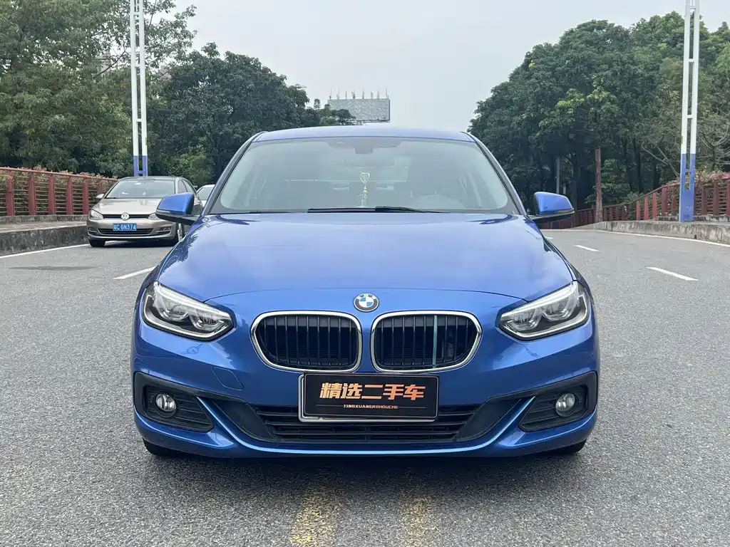 BMW 1 Series 2019 — фото 1