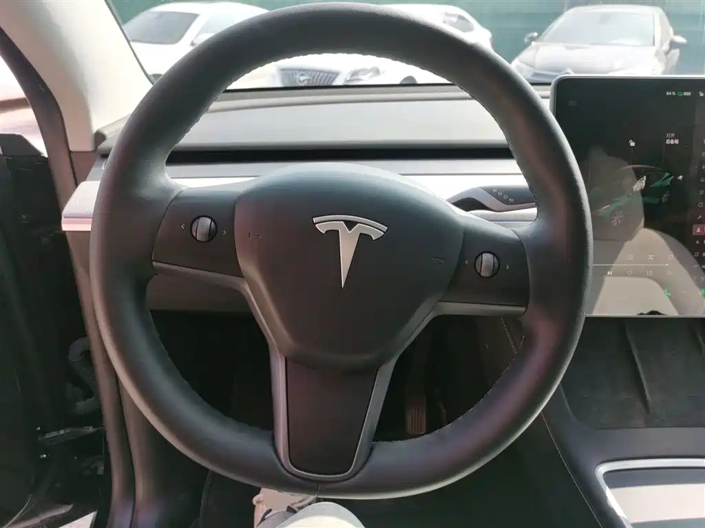 Tesla Model Y 2022 — фото 3