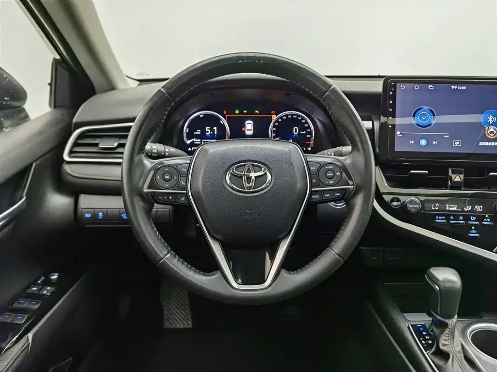 Toyota Camry 2022 — фото 11