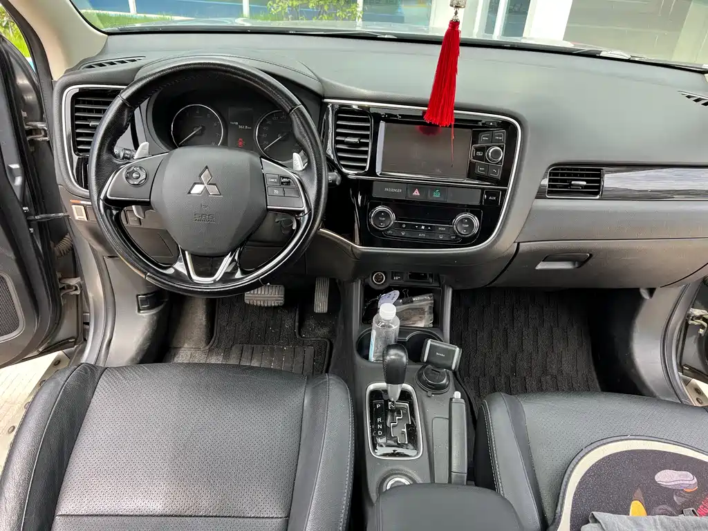 Mitsubishi Outlander 2015 — фото 11