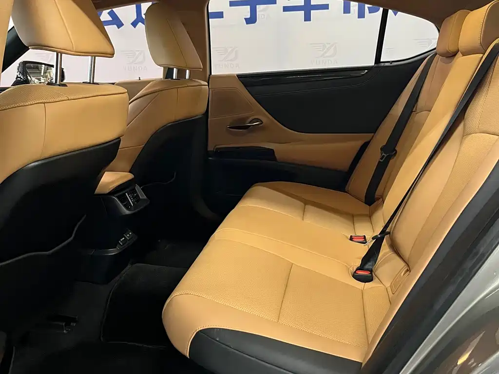 Lexus ES 2023 — фото 10