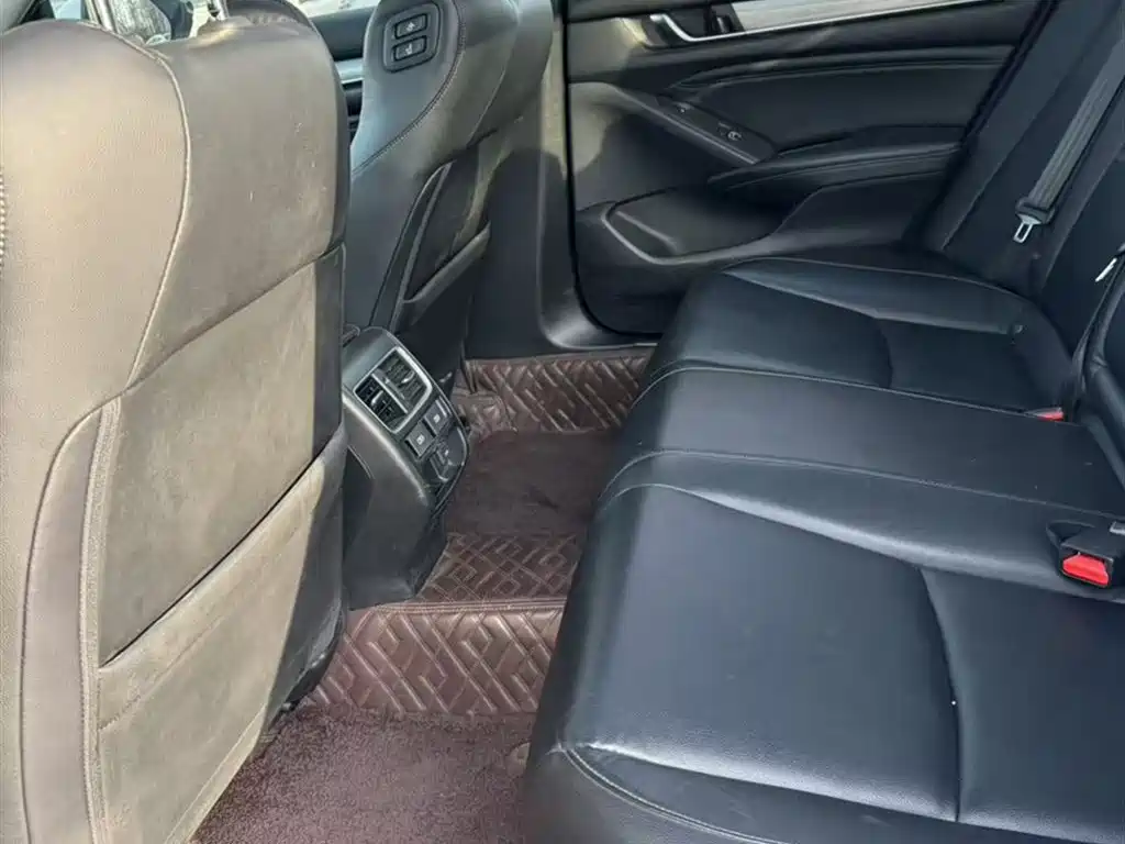 Honda Accord 2020 — фото 11