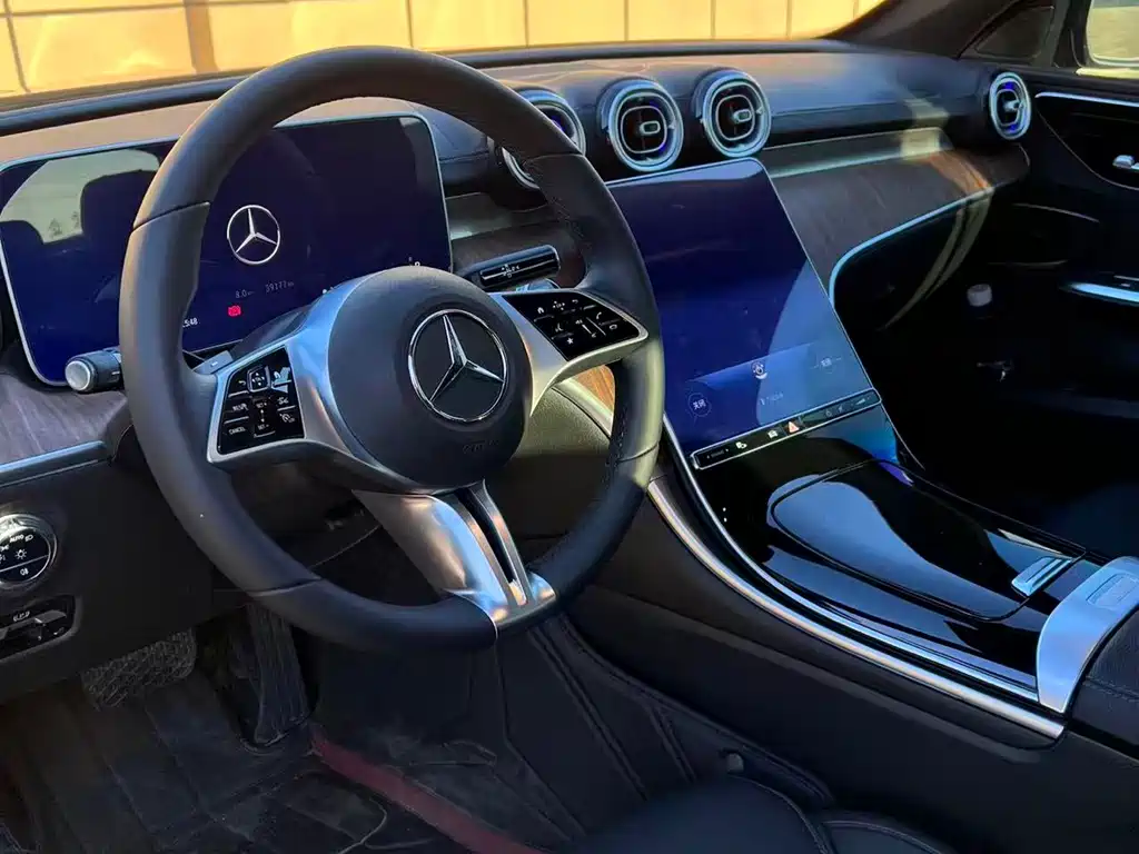 Mercedes-Benz C-Class 2023 — фото 4