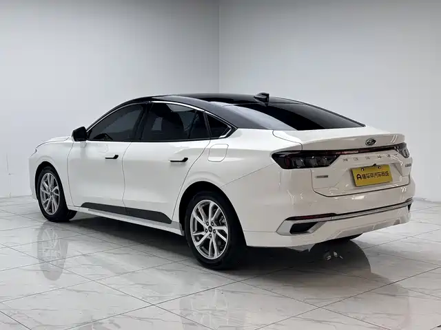 Ford Mondeo 2022 — фото 2