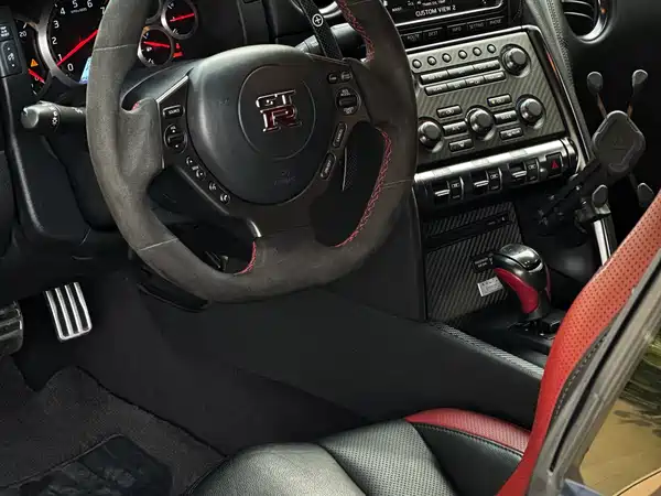 Nissan GT-R 2012
