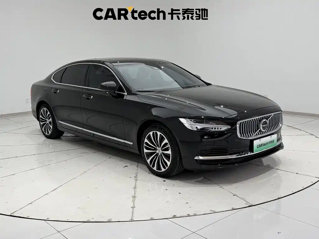 Volvo S90 Plug-In Hybrid 2023 — фото 2