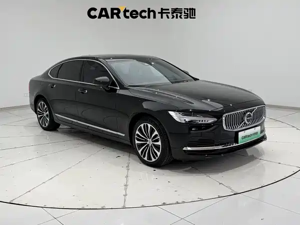 Volvo S90 Plug-In Hybrid 2023