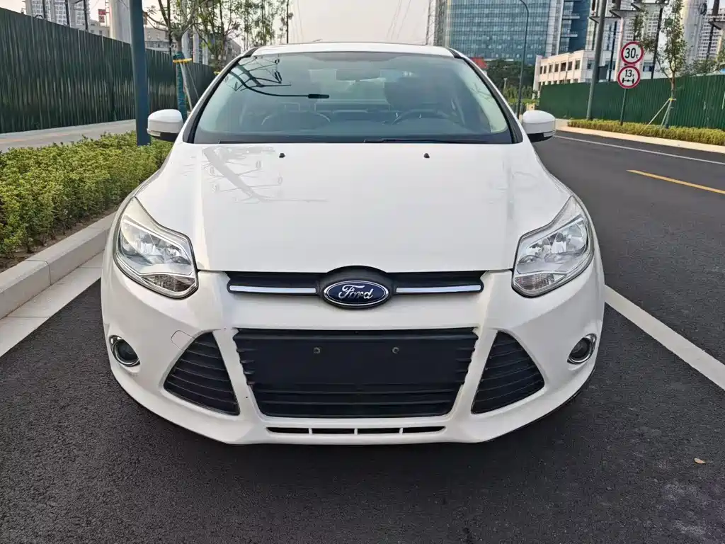 Ford Focus 2014 — фото 2