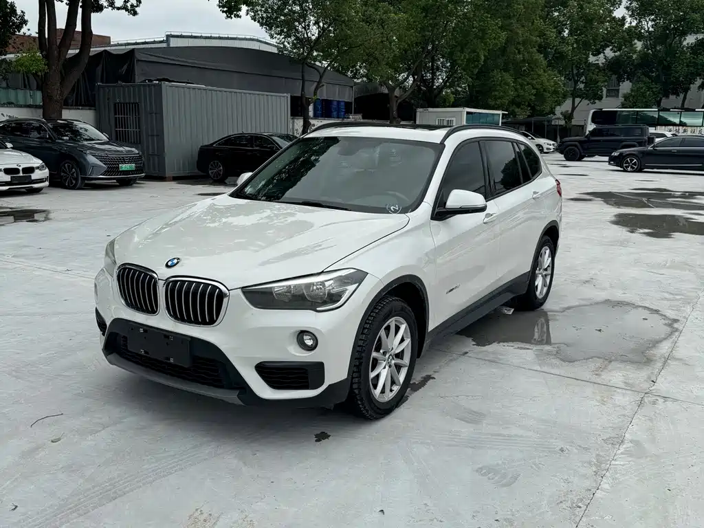BMW X1 2016 — фото 1
