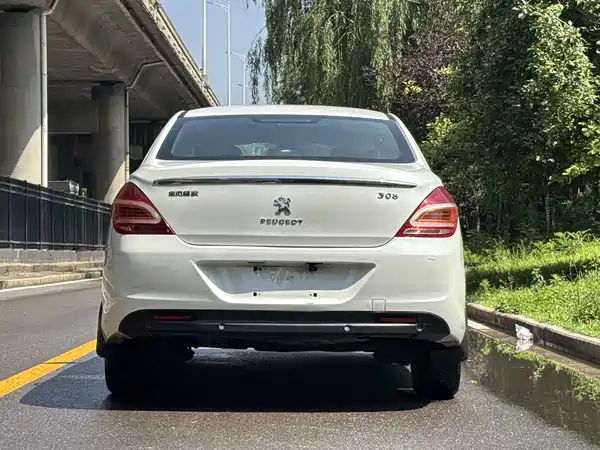 Peugeot 308 2015