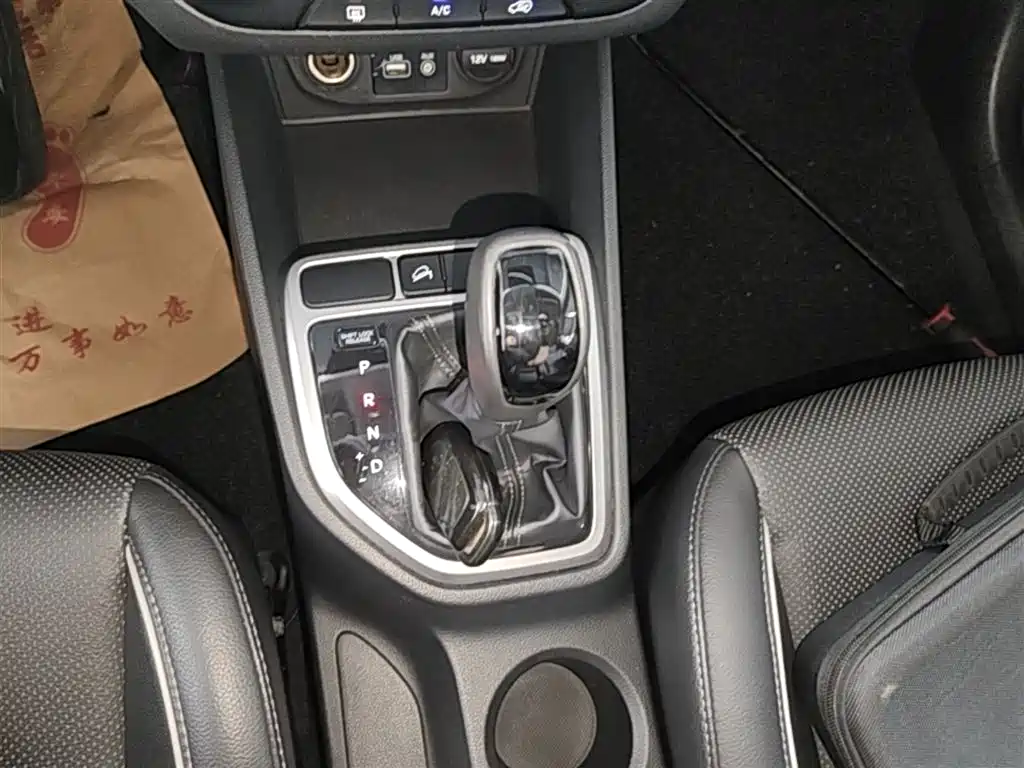 Hyundai ix25 2015 — фото 14