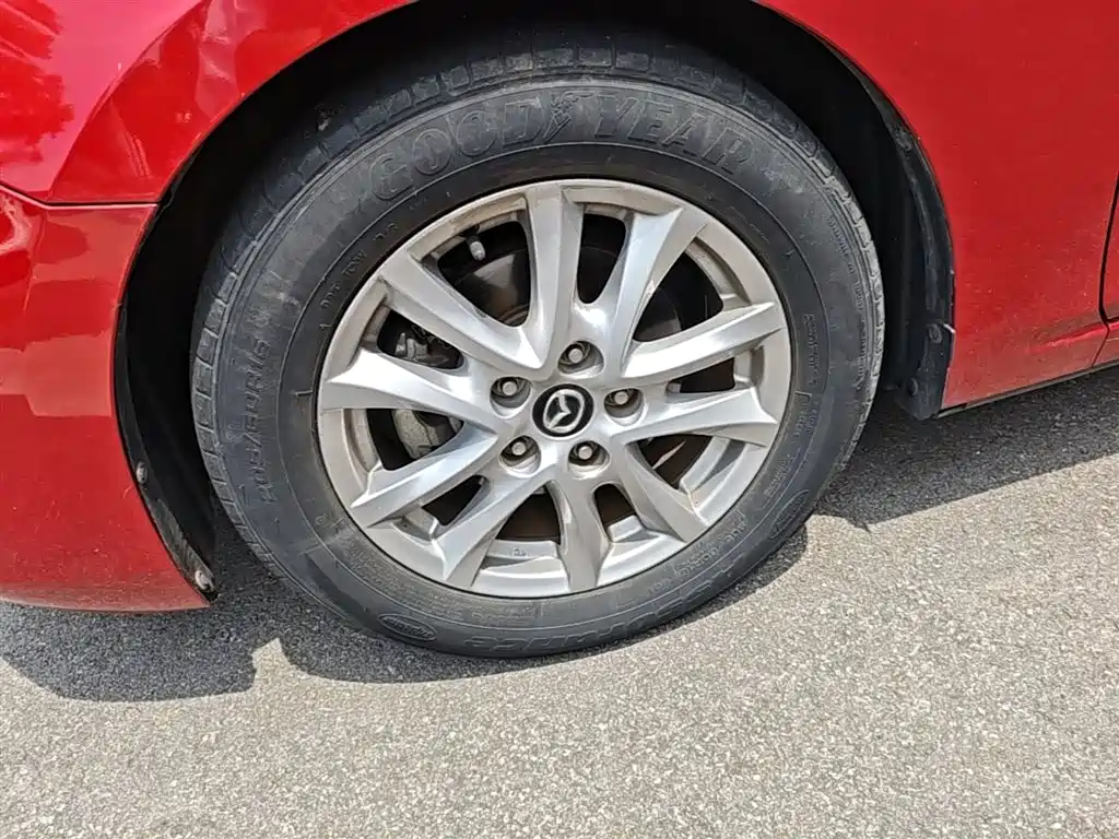 Mazda 3 Axela 2017 — фото 23