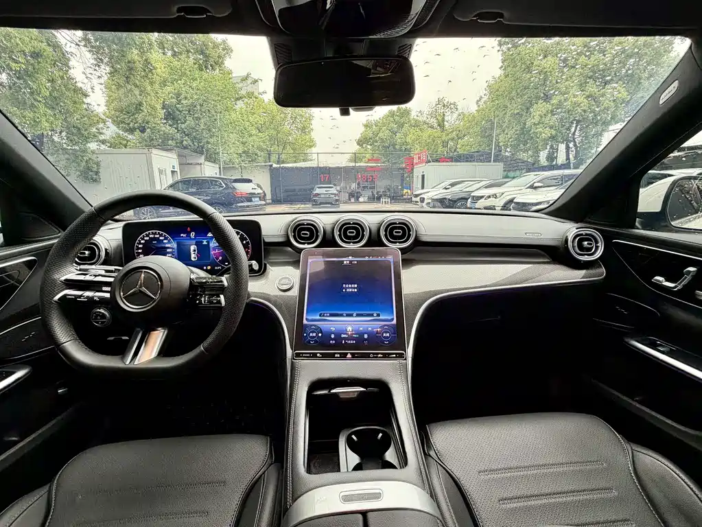 Mercedes-Benz C-Class 2025 — фото 17