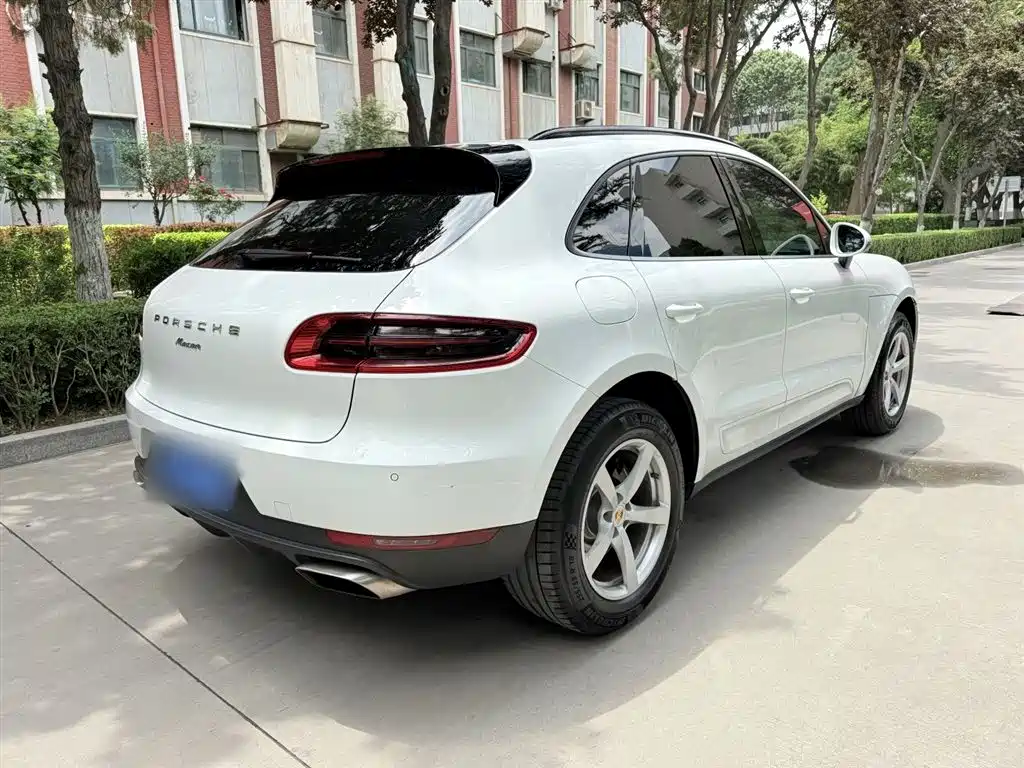 Porsche Macan 2018 — фото 12