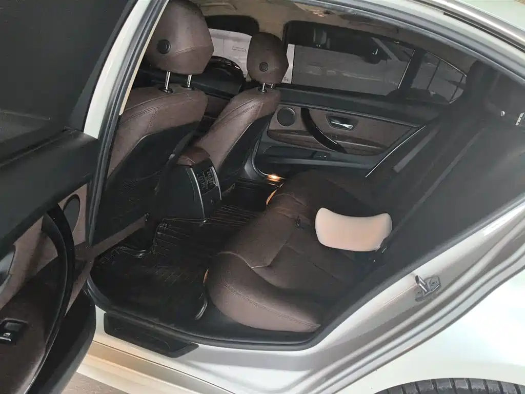 BMW 3 Series 2018 — фото 15