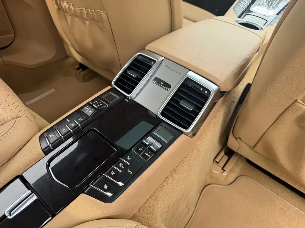 Porsche Panamera 2015 — фото 13