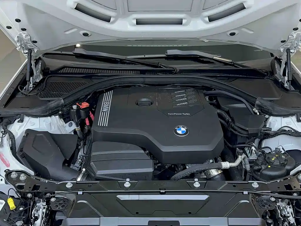 BMW 3 Series 2023 — фото 18